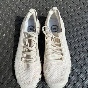 Women's APL sneakers